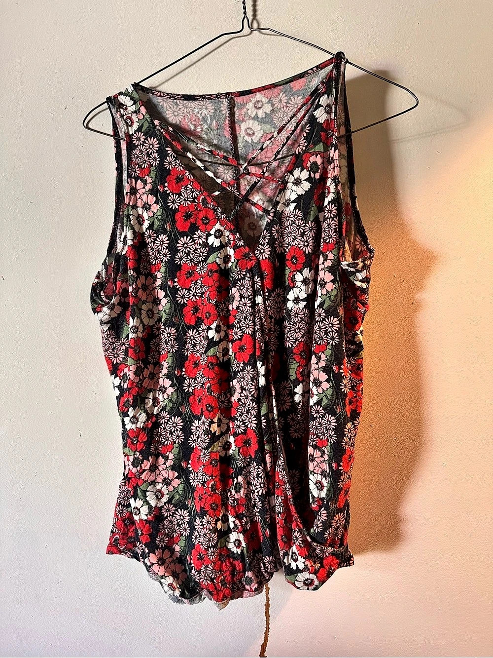 Floral top Black & Red